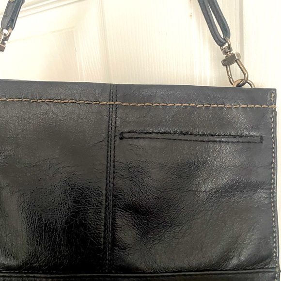 The Sak Shoulder Bag! Black leather with cell phone pocket on the back - Picture 3 of 4